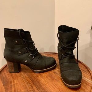 Like New Sorel Addington Boots size 8.5
